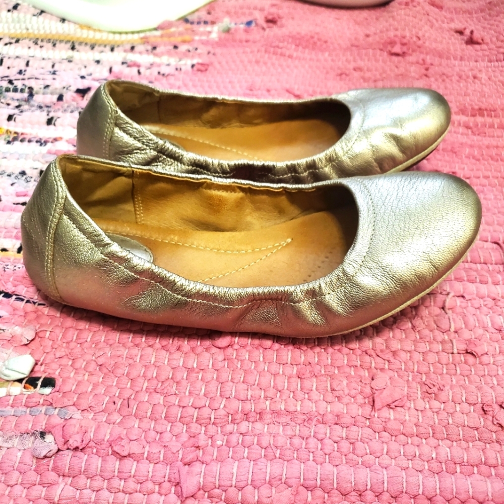 Clark’s Artisan gold ballet flats 7